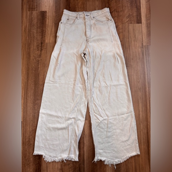 Free People We The Free Old West Slouchy Wide Leg Soft Jeans, Cream, size 27 - Picture 4 of 16